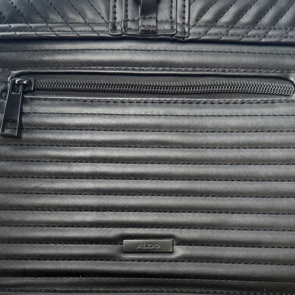 Aldo Elegant Black Chain Crossbody Bag - Picture 5 of 12